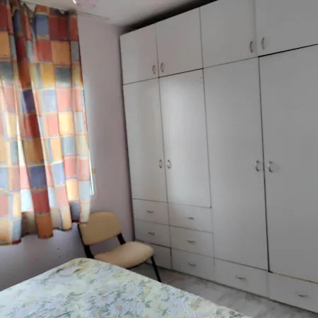 ホテル Yemyesil Tertemiz Havali Koey Evi Bornova